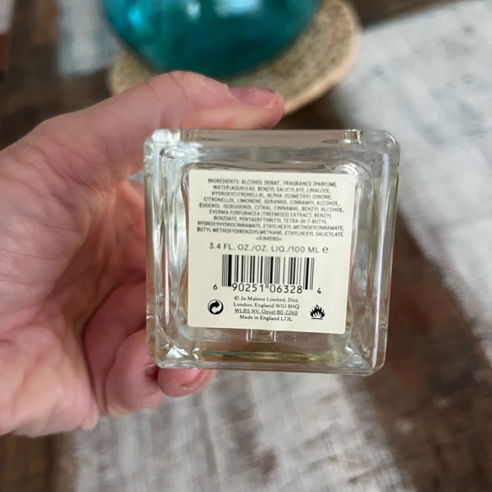 Jo Malone Honeysuckle & Davana with Silver Cap - Picture 4 of 4